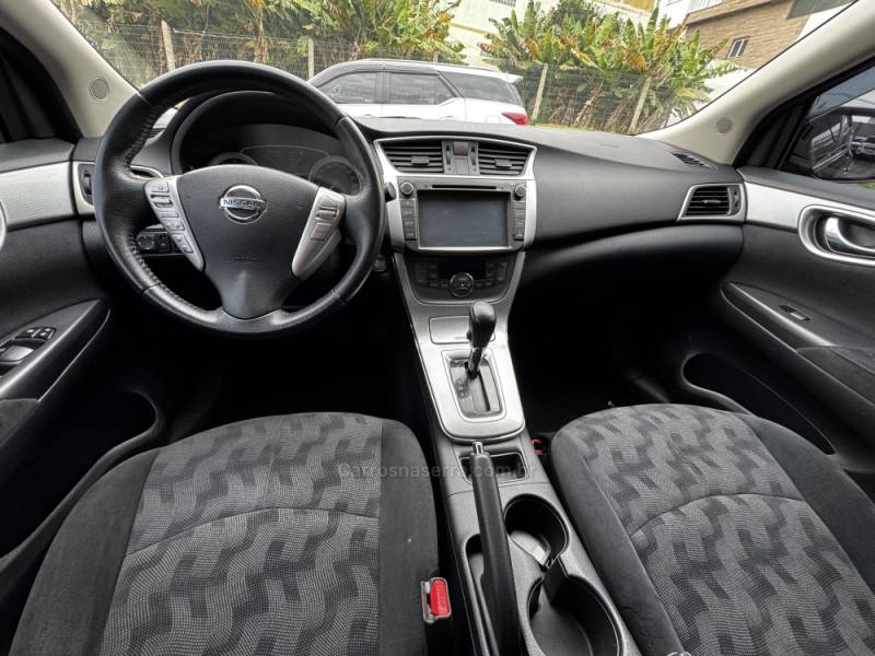 NISSAN - SENTRA - 2013/2014 - Preta - R$ 55.990,00