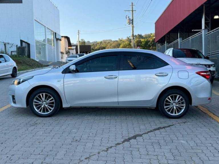 TOYOTA - COROLLA - 2014/2015 - Prata - R$ 87.990,00