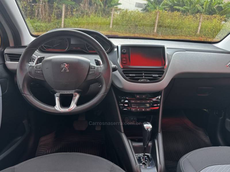 PEUGEOT - 208 - 2015/2016 - Branca - R$ 57.990,00