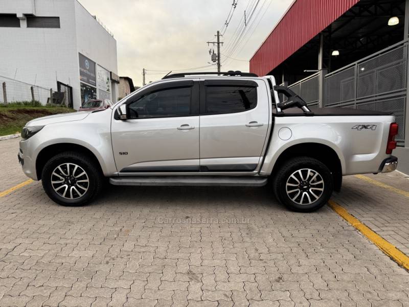 CHEVROLET - S10 - 2017/2018 - Prata - R$ 144.990,00
