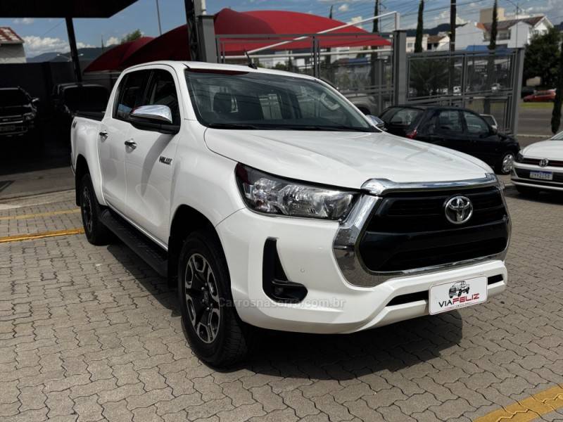 TOYOTA - HILUX - 2021/2021 - Branca - R$ 219.990,00