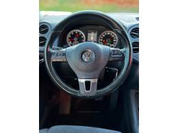 VOLKSWAGEN - TIGUAN - 2013/2014 - Preta - R$ 74.990,00