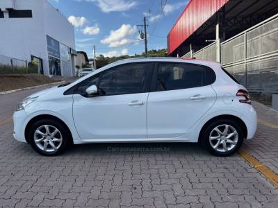 PEUGEOT - 208 - 2015/2016 - Branca - R$ 57.990,00