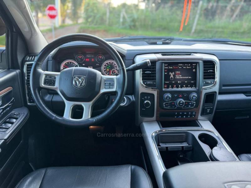 DODGE - RAM - 2018/2018 - Branca - R$ 299.990,00