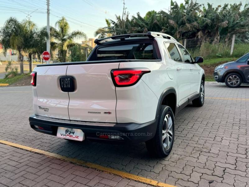 FIAT - TORO - 2018/2019 - Branca - R$ 112.990,00