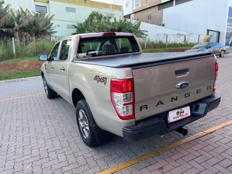 FORD - RANGER - 2018/2018 - Prata - R$ 134.990,00