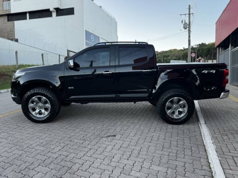 CHEVROLET - S10 - 2022/2022 - Preta - R$ 191.990,00