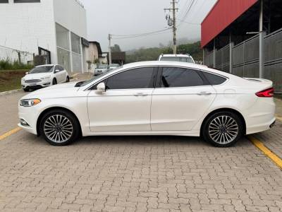 FORD - FUSION - 2017/2018 - Branca - R$ 107.990,00