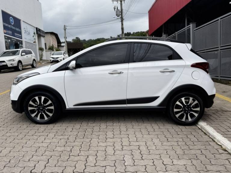 HYUNDAI - HB20X - 2019/2019 - Branca - R$ 79.990,00