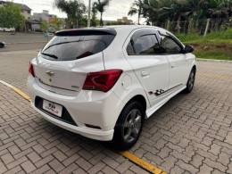 CHEVROLET - ONIX - 2017/2018 - Branca - R$ 66.990,00