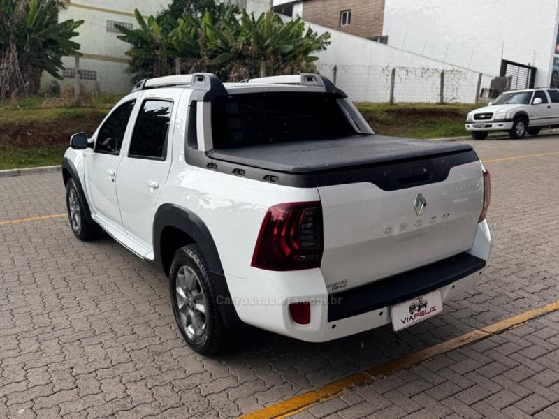 RENAULT - DUSTER OROCH - 2016/2016 - Branca - R$ 77.990,00