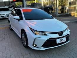 TOYOTA - COROLLA - 2022/2023 - Branca - R$ 134.990,00