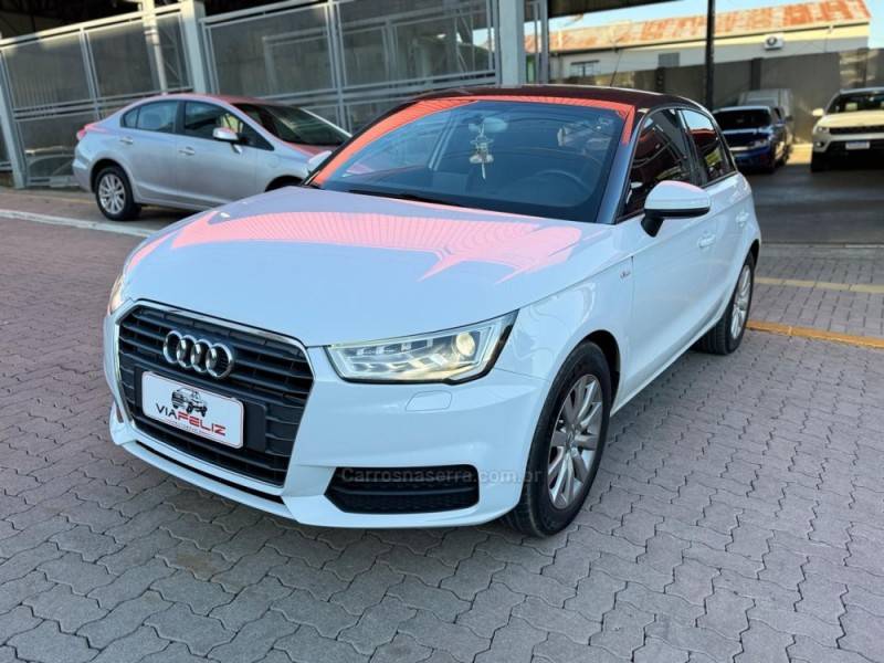 AUDI - A1 - 2015/2016 - Branca - R$ 84.990,00