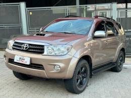 TOYOTA - HILUX SW4 - 2008/2009 - Bege - R$ 118.990,00