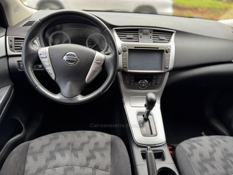 NISSAN - SENTRA - 2013/2014 - Preta - R$ 55.990,00