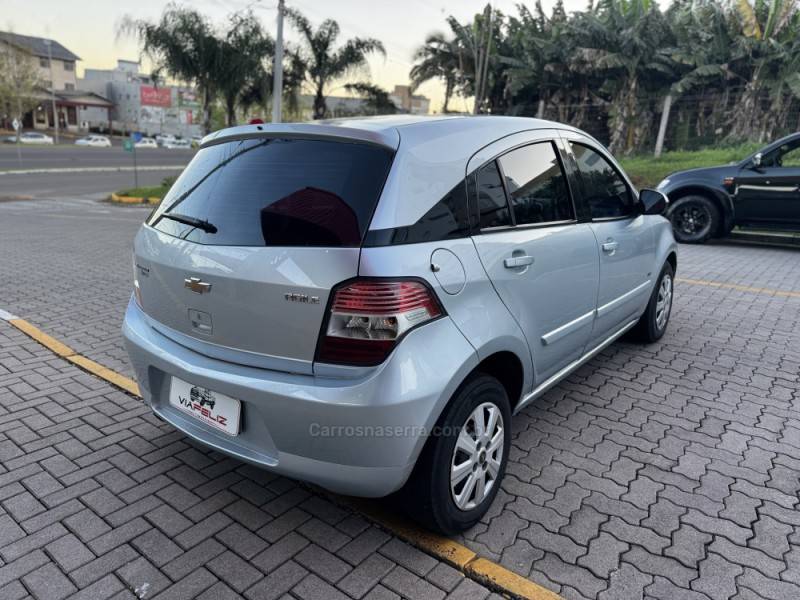 CHEVROLET - AGILE - 2010/2011 - Prata - R$ 36.990,00
