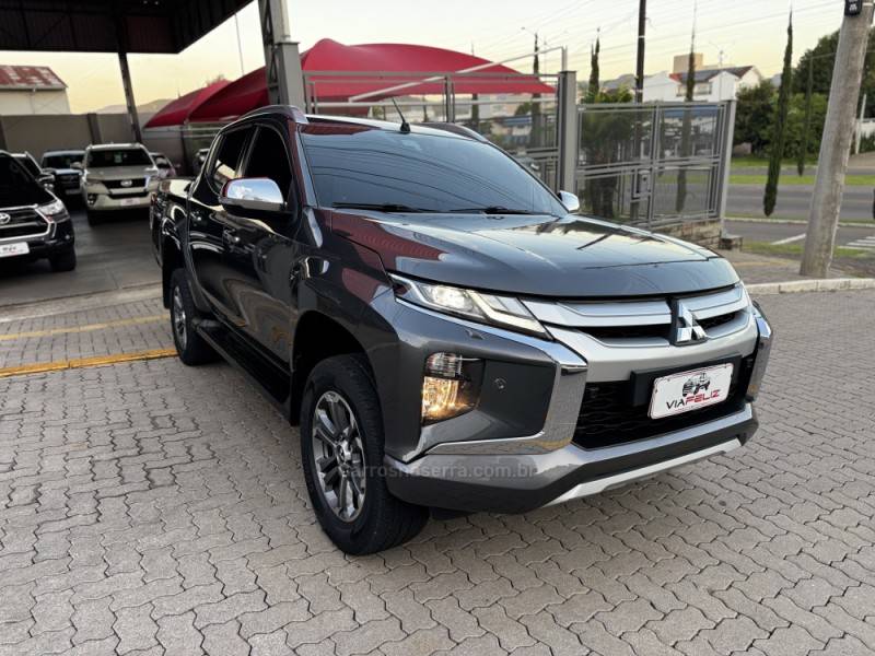 MITSUBISHI - L200 TRITON - 2021/2022 - Cinza - R$ 199.990,00