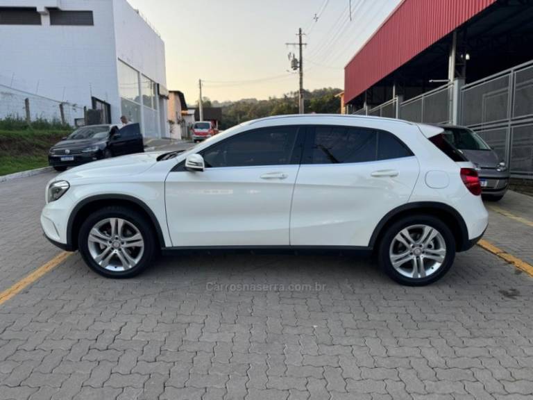 MERCEDES-BENZ - GLA 200 - 2017/2017 - Branca - R$ 121.990,00