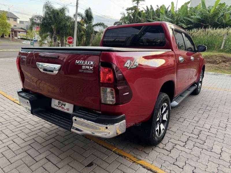 TOYOTA - HILUX - 2018/2019 - Vermelha - R$ 214.990,00