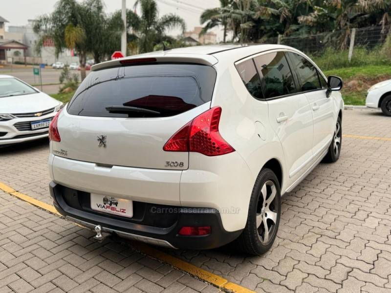 PEUGEOT - 3008 - 2012/2013 - Branca - R$ 47.990,00