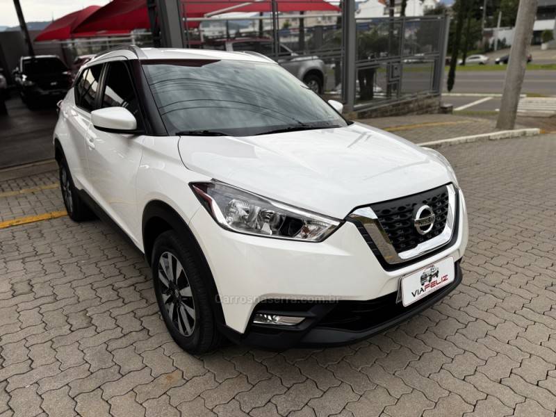 NISSAN - KICKS - 2018/2019 - Branca - R$ 85.990,00