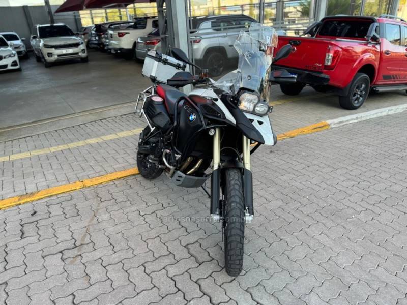 BMW - F 800 - 2016/2016 - Branca - R$ 49.990,00