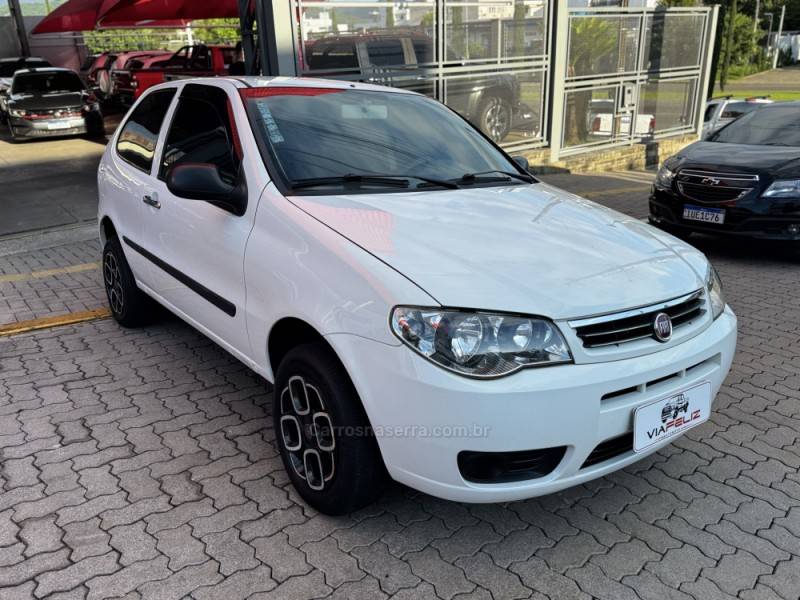 FIAT - PALIO - 2015/2016 - Branca - R$ 28.990,00