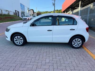 VOLKSWAGEN - GOL - 2015/2016 - Branca - R$ 44.990,00