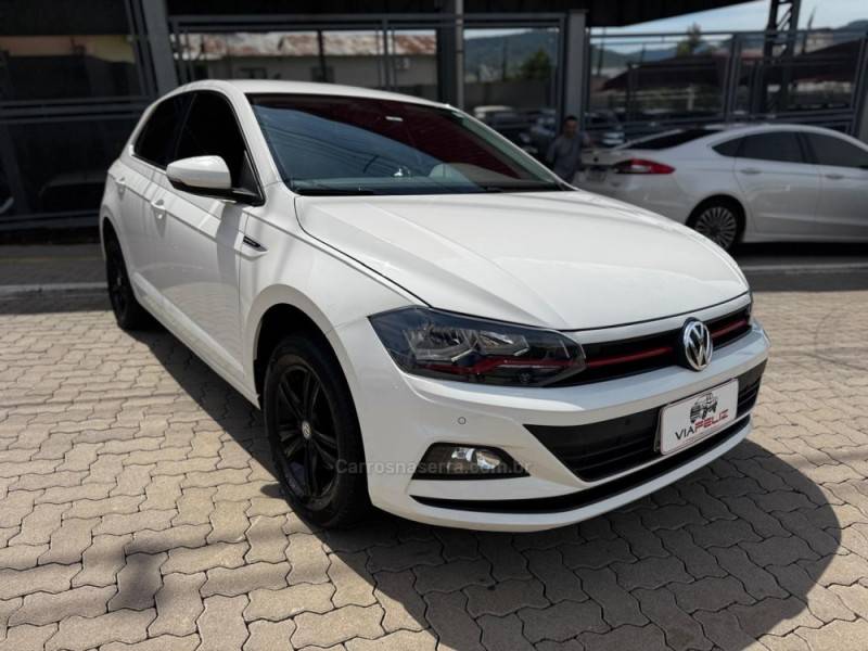 VOLKSWAGEN - POLO - 2018/2019 - Branca - R$ 76.990,00