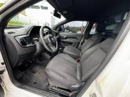 FIAT - STRADA - 2021/2022 - Branca - R$ 74.990,00