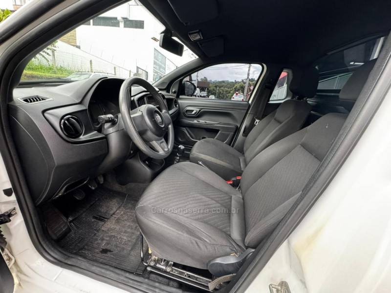 FIAT - STRADA - 2021/2022 - Branca - R$ 74.990,00