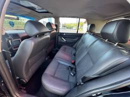 VOLKSWAGEN - GOLF - 2009/2010 - Preta - R$ 49.900,00