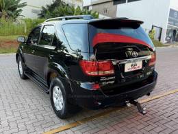 TOYOTA - HILUX SW4 - 2008/2008 - Preta - R$ 111.990,00