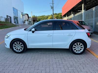 AUDI - A1 - 2015/2016 - Branca - R$ 84.990,00