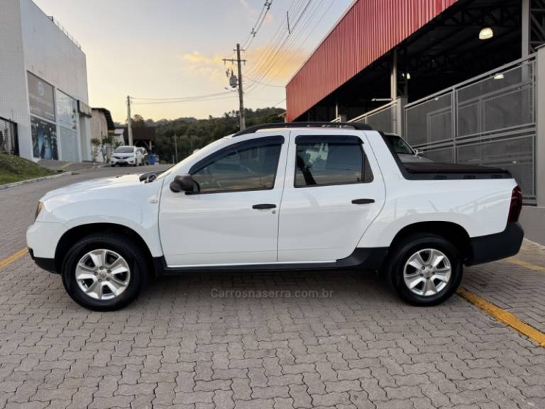 RENAULT - OROCH - 2017/2018 - Branca - R$ 74.990,00
