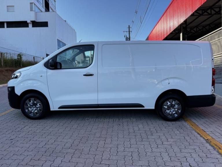 CITROËN - JUMPY - 2022/2023 - Branca - R$ 139.990,00