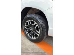 TOYOTA - HILUX - 2021/2021 - Branca - R$ 219.990,00