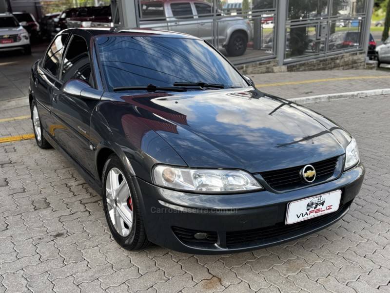 CHEVROLET - VECTRA - 2004/2005 - Cinza - R$ 30.990,00