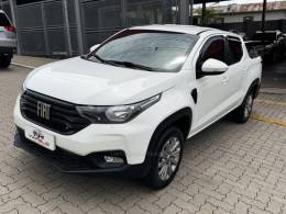 FIAT - STRADA - 2021/2022 - Branca - R$ 93.990,00