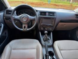 VOLKSWAGEN - JETTA - 2011/2012 - Prata - R$ 64.990,00