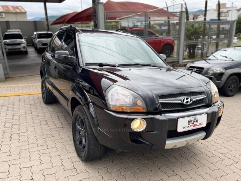 HYUNDAI - TUCSON - 2011/2012 - Preta - R$ 44.990,00