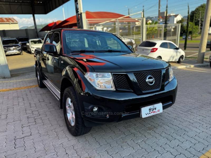 NISSAN - FRONTIER - 2015/2016 - Preta - R$ 109.990,00