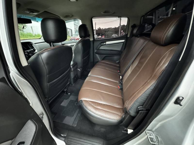 CHEVROLET - S10 - 2017/2018 - Prata - R$ 144.990,00