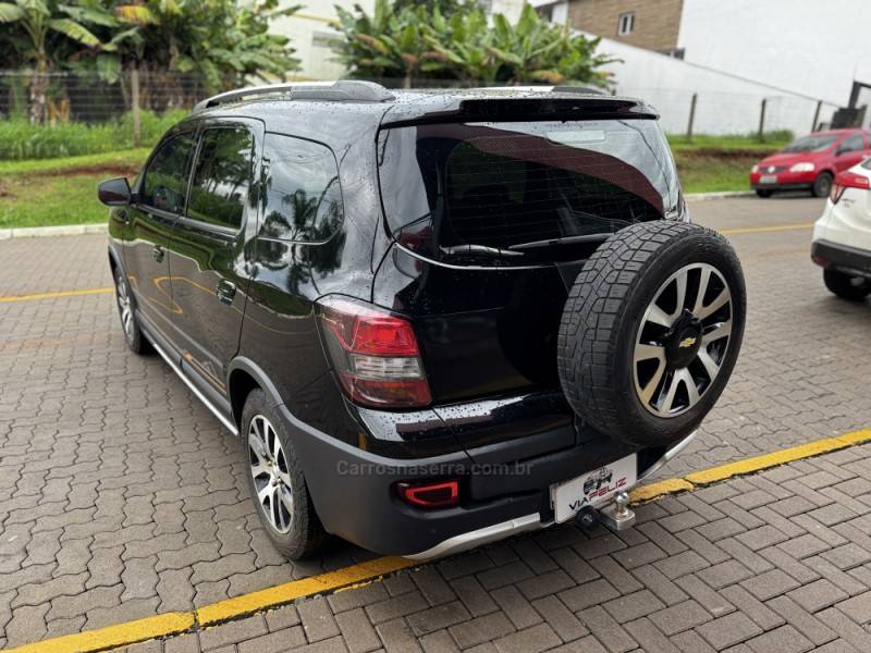 CHEVROLET - SPIN - 2016/2017 - Preta - R$ 65.990,00