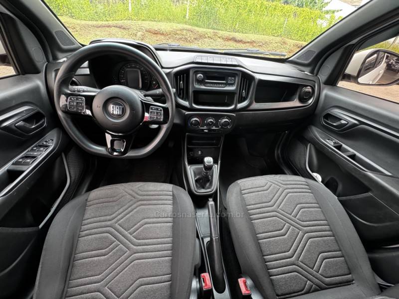 FIAT - STRADA - 2021/2022 - Branca - R$ 93.990,00