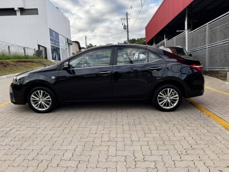 TOYOTA - COROLLA - 2014/2015 - Preta - R$ 88.990,00