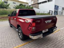 TOYOTA - HILUX - 2018/2019 - Vermelha - R$ 214.990,00