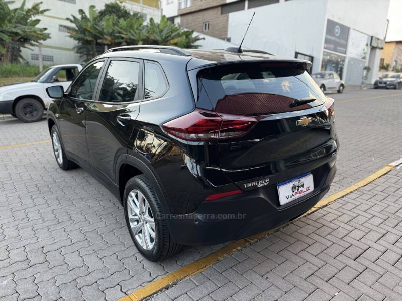 CHEVROLET - TRACKER - 2022/2023 - Preta - R$ 114.990,00
