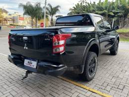 MITSUBISHI - L200 TRITON - 2016/2017 - Preta - R$ 144.990,00