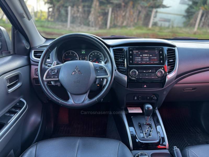 MITSUBISHI - L200 TRITON - 2017/2018 - Cinza - R$ 133.800,00